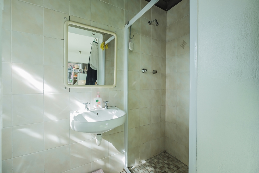 3 Bedroom Property for Sale in Vredehoek Western Cape